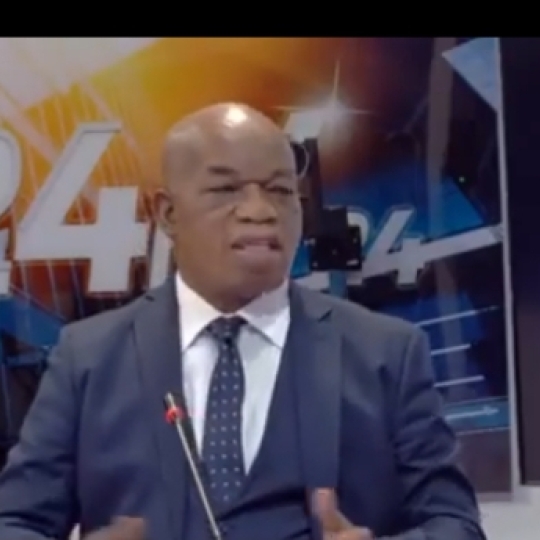 RDC : Gabriel Mokia défend la révision constitutionnelle et dénonce la gestion chaotique de Kinshasa sur Télé 50